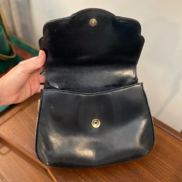 Vintage 1960s Gucci Shoulder Bag with Braided Brass Hardware - Picture 5 of 11